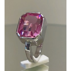 Anillo Octogonal Cuarzo Rosa Facetado