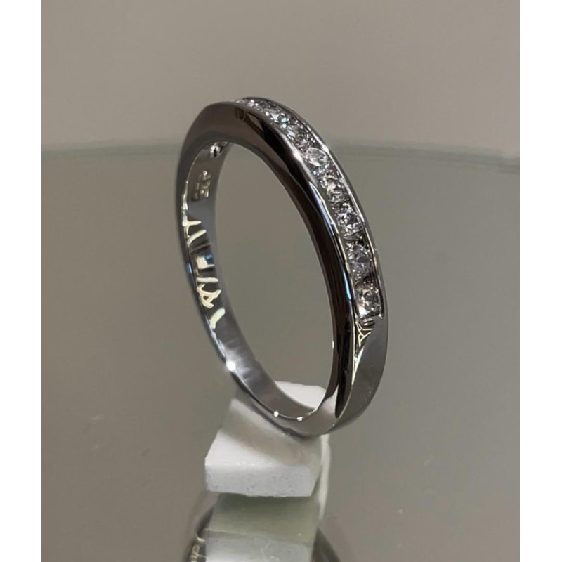 Fine Line Zircon Ring